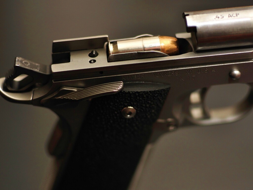 Разобранный пистолет обои