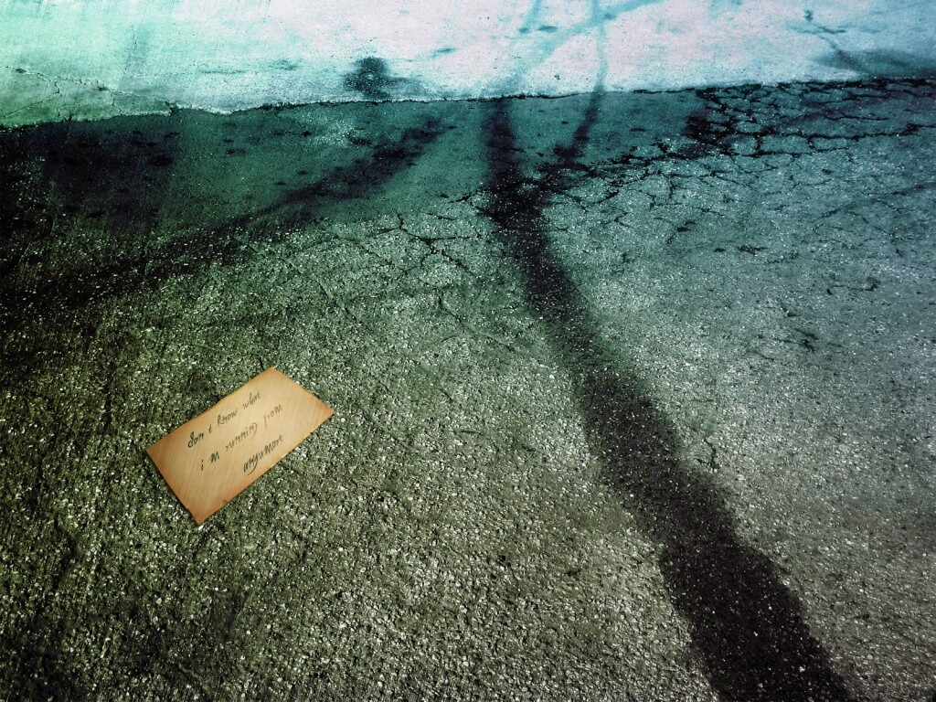 Записка на асфальте обои