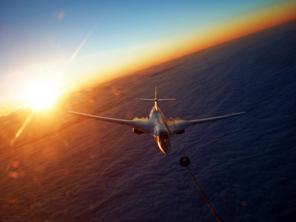 Ту 160 над облаками обои