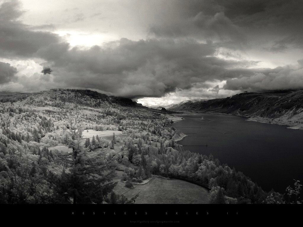 Беспокойное небо обои