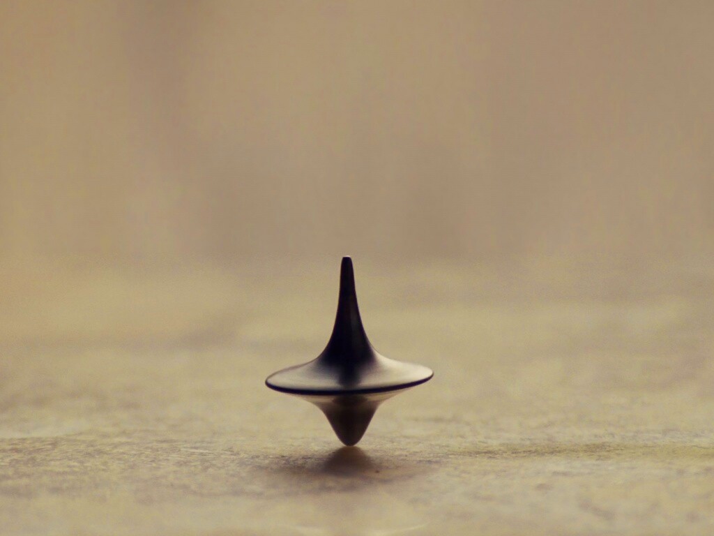 Волчок обои