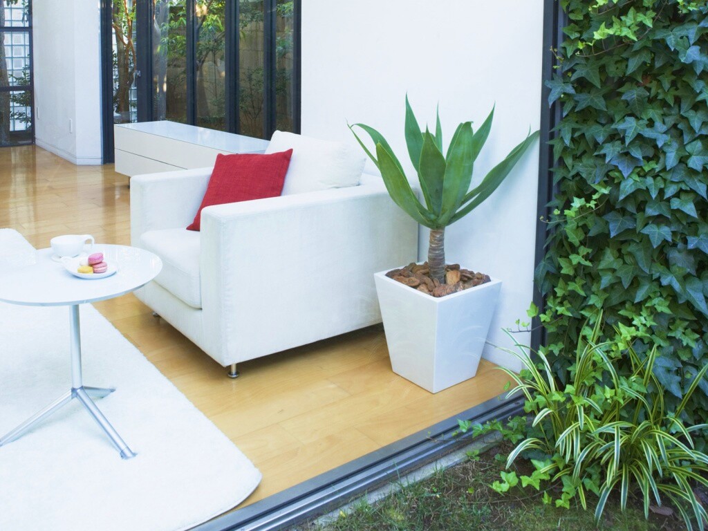 Белое кресло обои