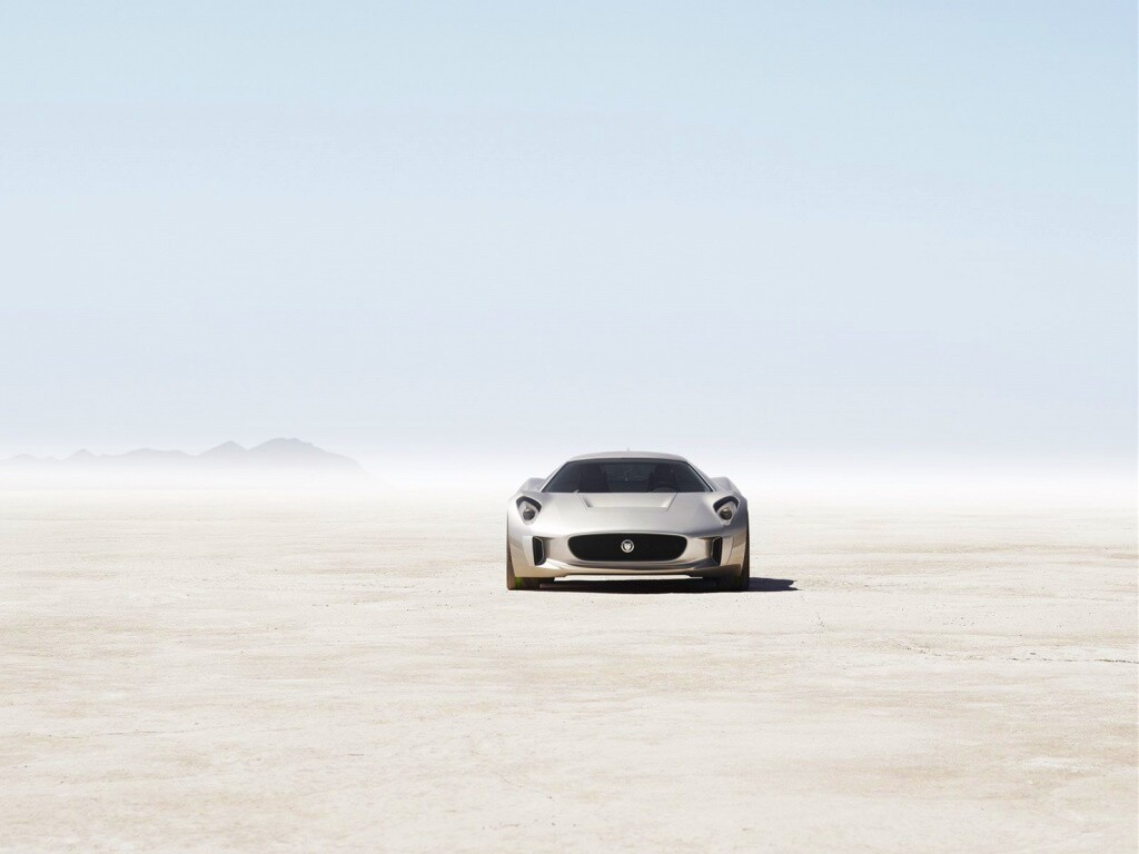 Ягуар подкрадывается обои