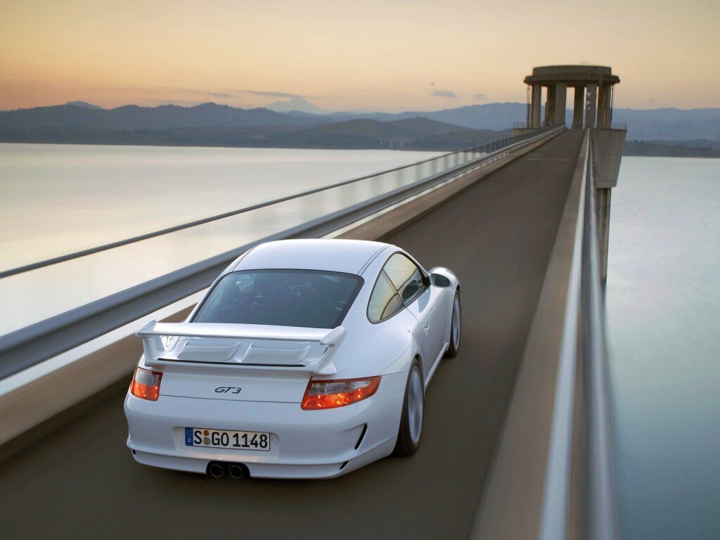 Порше на дамбе обои