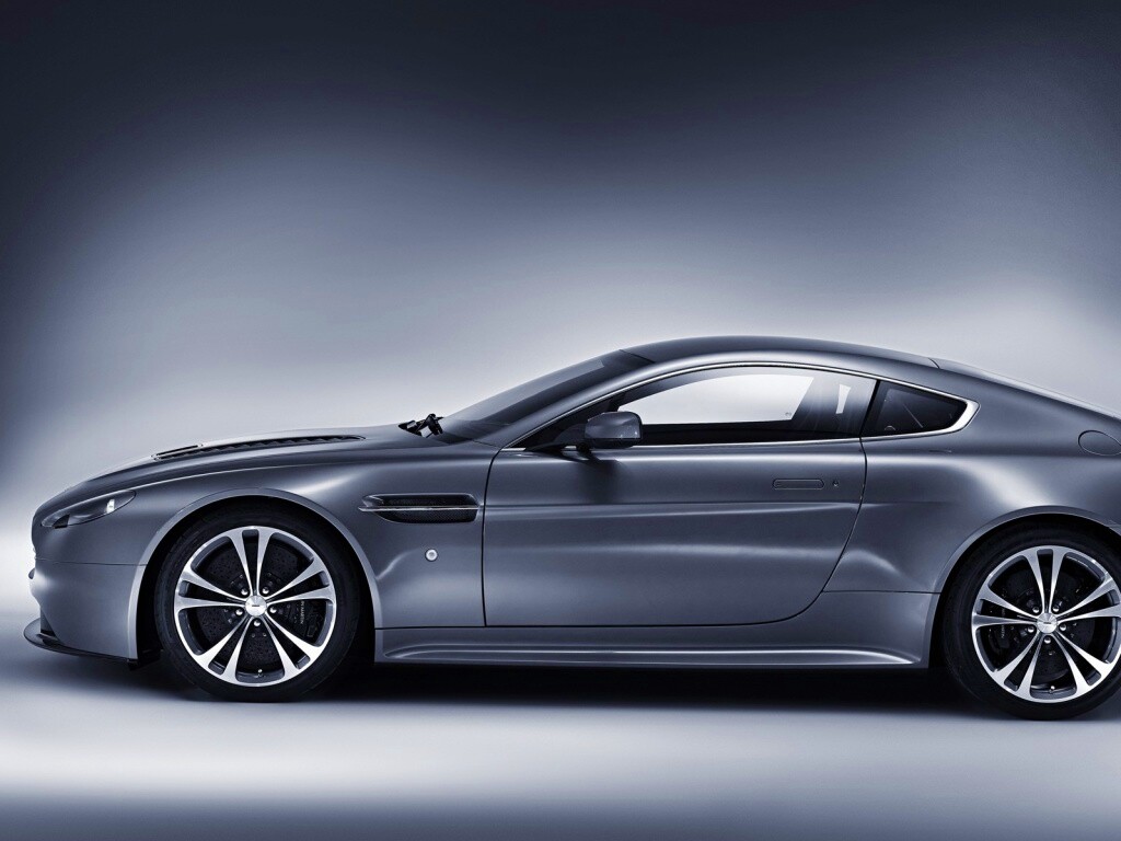 Астон Мартин обои