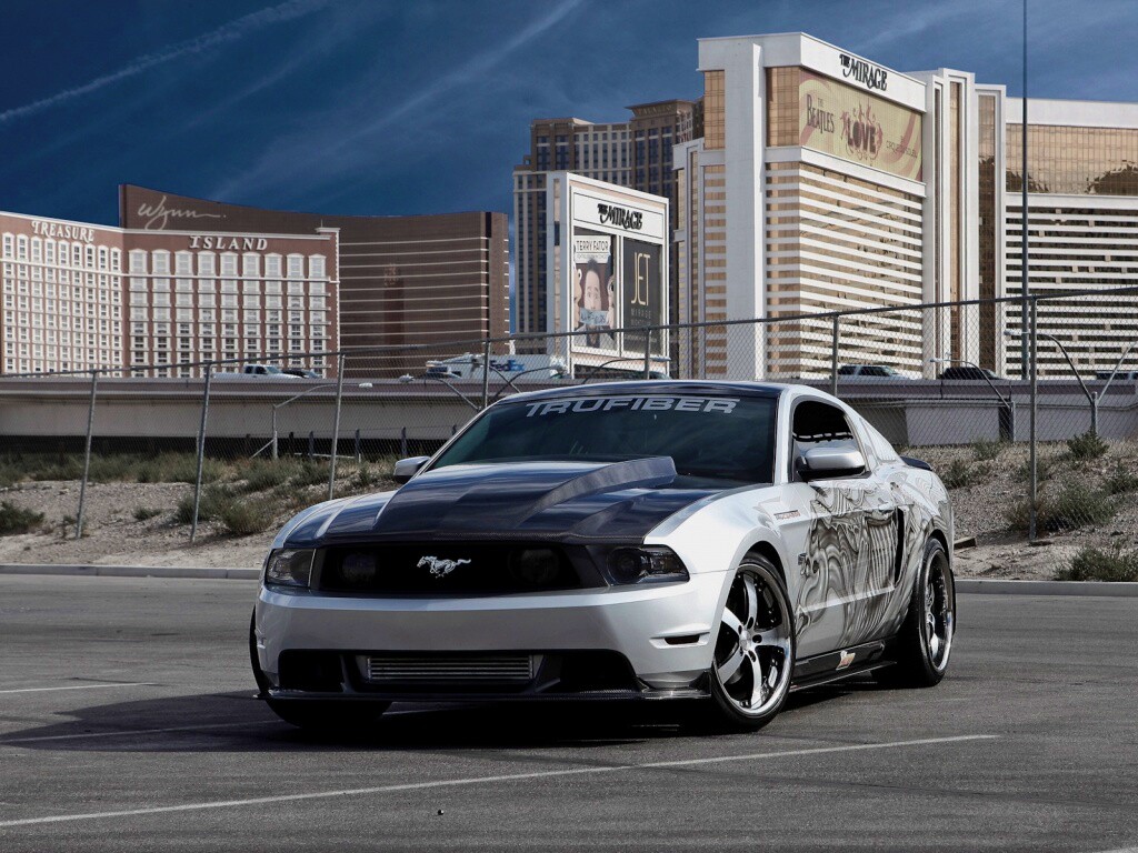 Тюнингованный Форд Мустанг обои