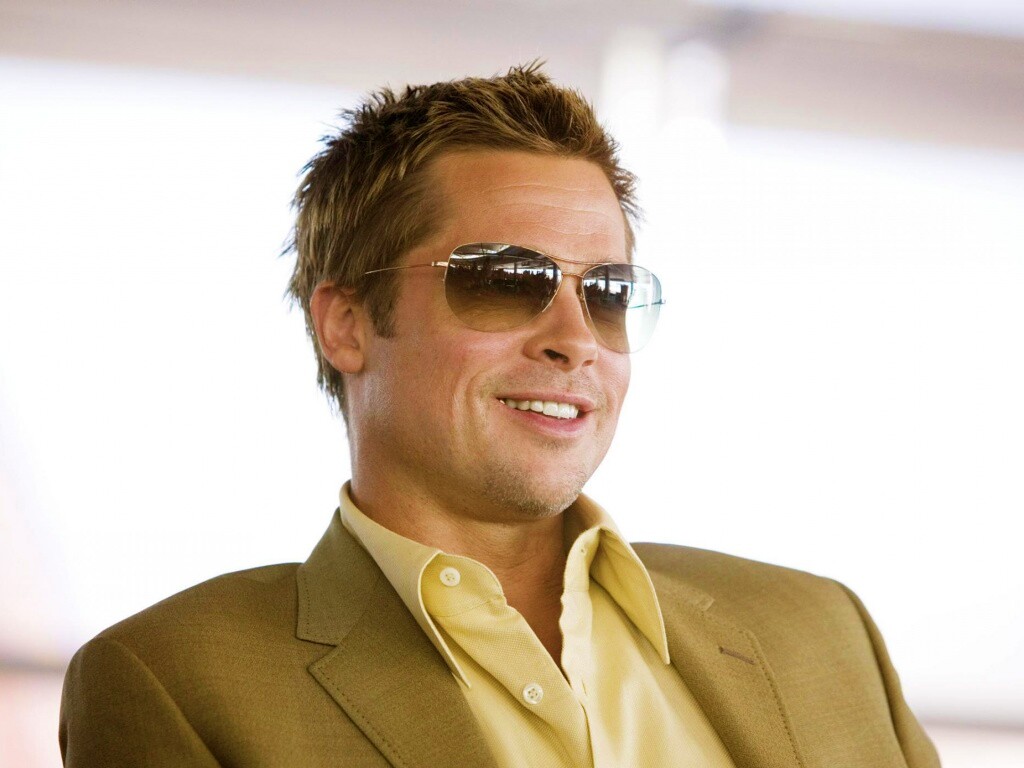 Брэд Питт в очках обои