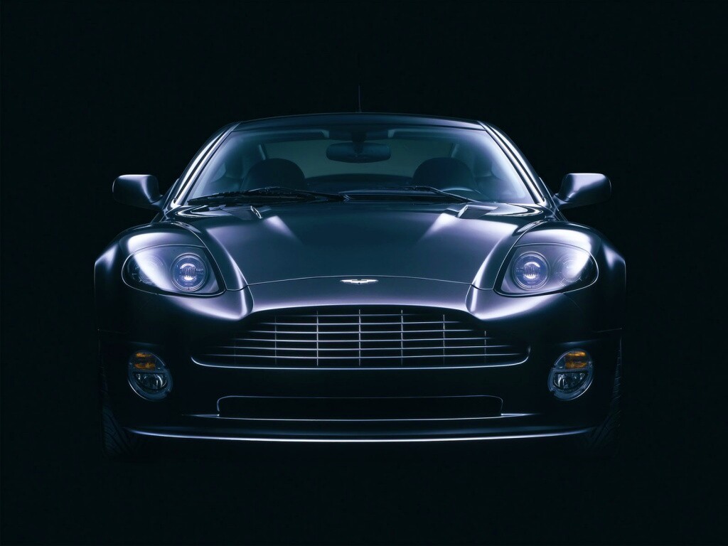 Aston Martin Vanqish обои