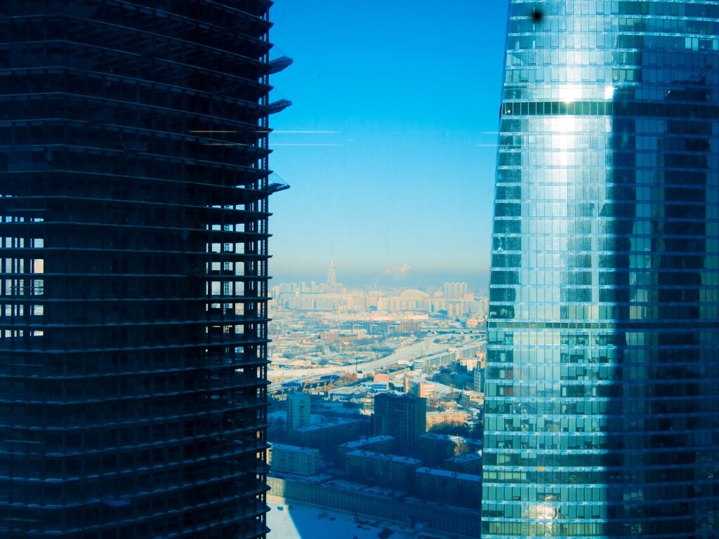 Строительство небоскреба в Москве обои