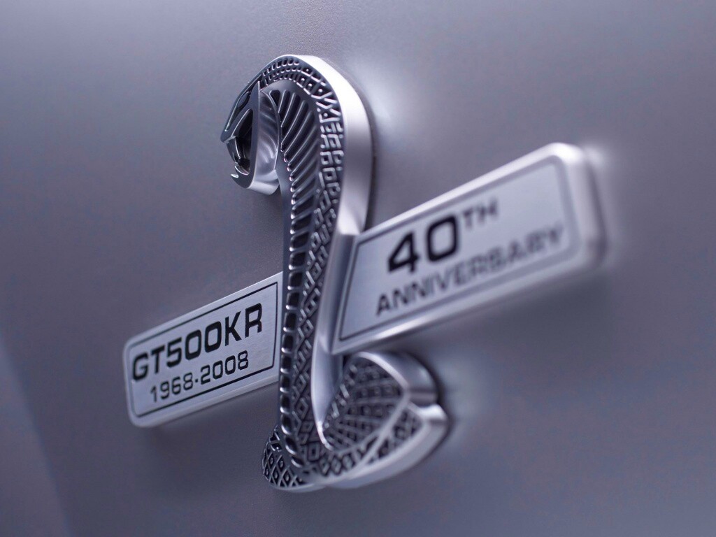 Шильдик Ford Mustang Shelby обои