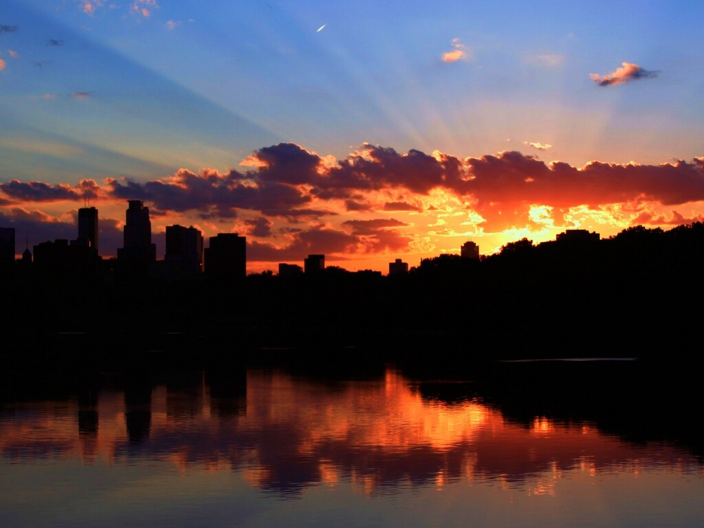 Закат над городом обои