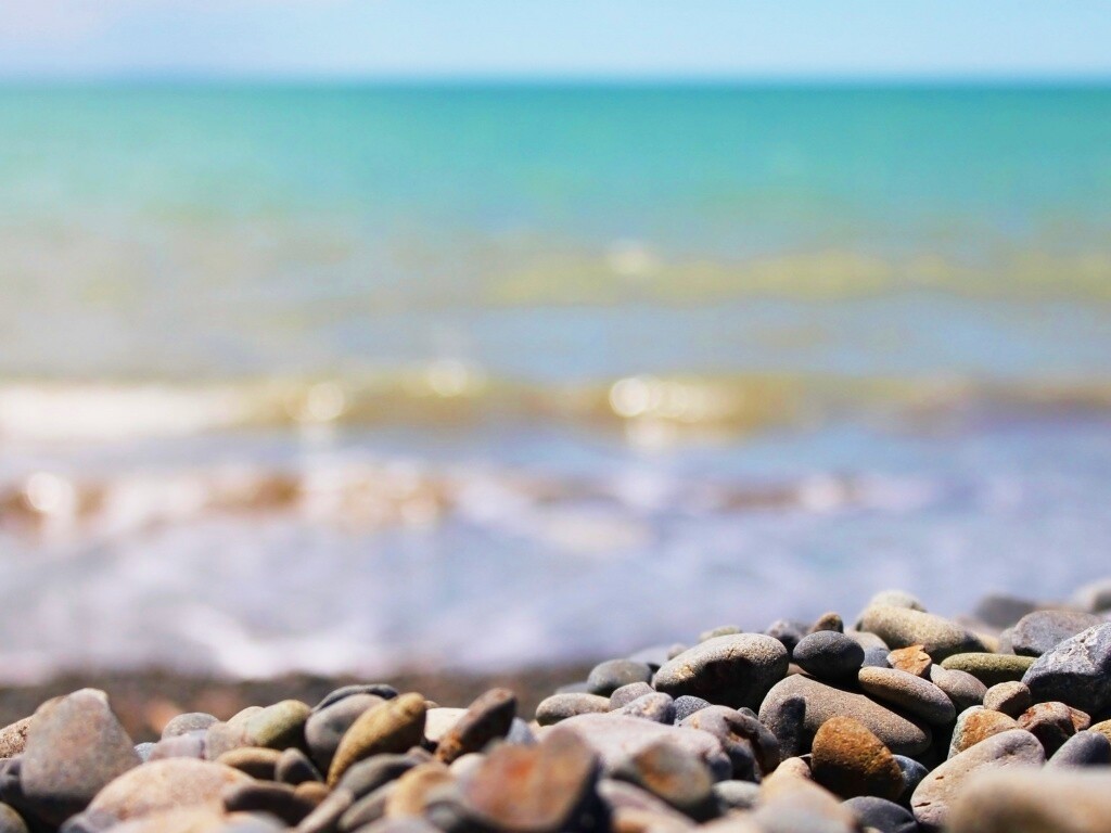 Пляж из гальки обои