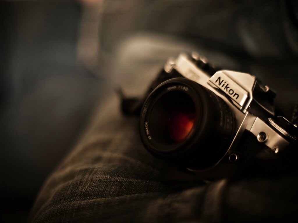 Плёночный фотоаппарат Nikon обои