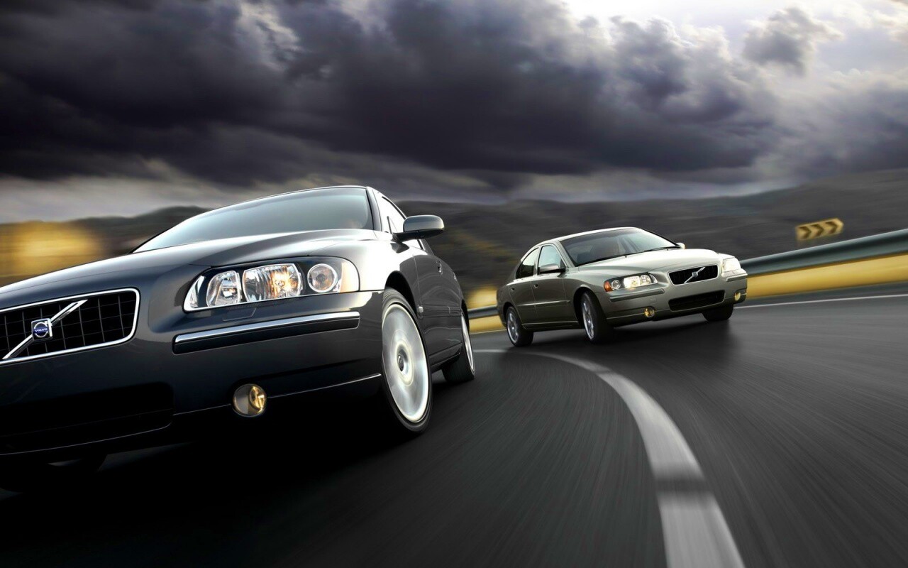 Два седана вольво на повороте обои
