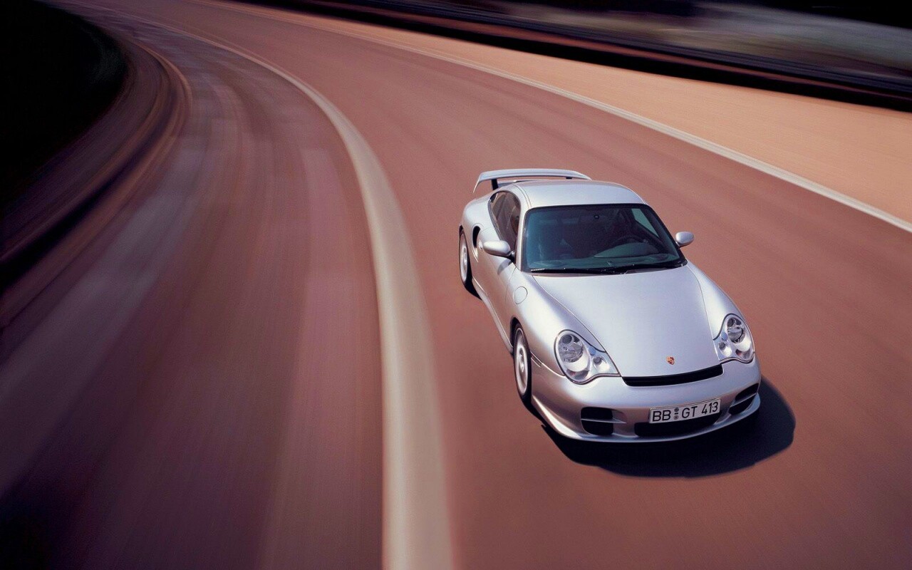 Порше на треке обои