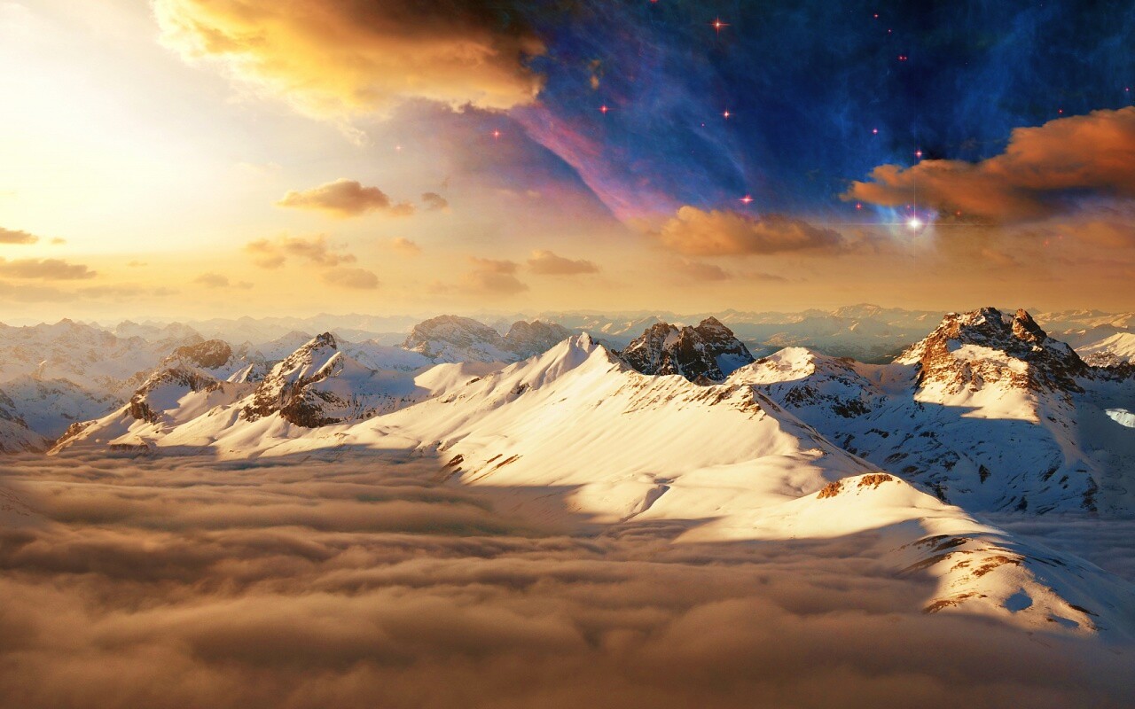 Горный хребет над облаками обои