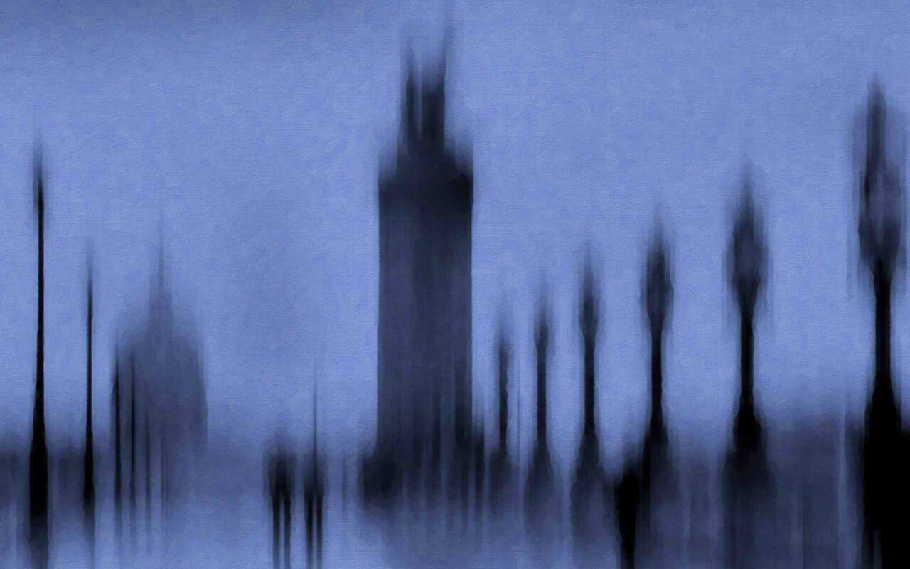 Размытый вид с моста обои