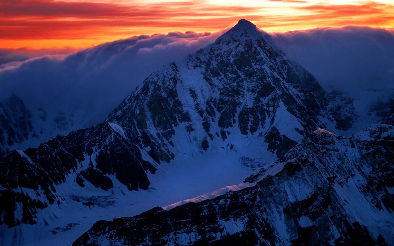 Гора на закате обои