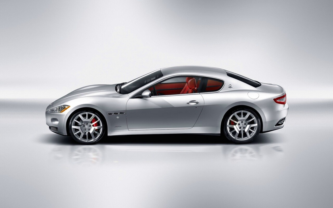 Мазерати сбоку обои