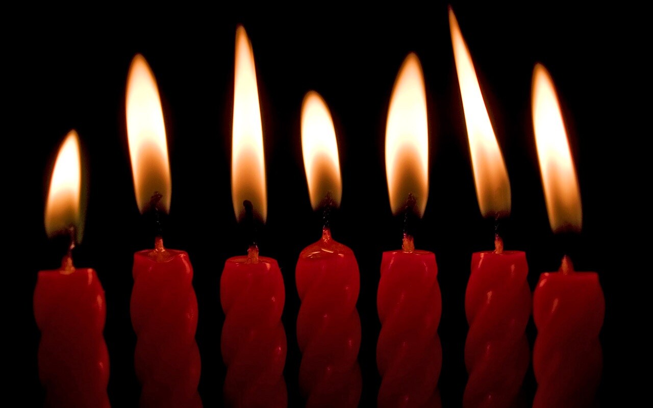 Красные свечи обои