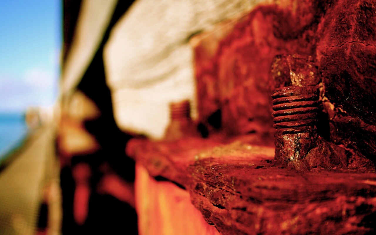 Проржавевшие болты обои