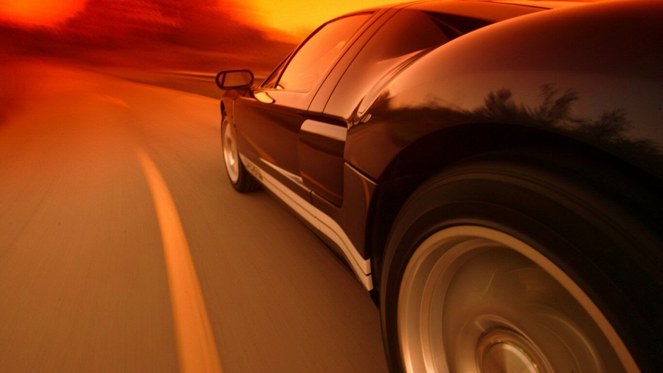 Авто на повороте обои