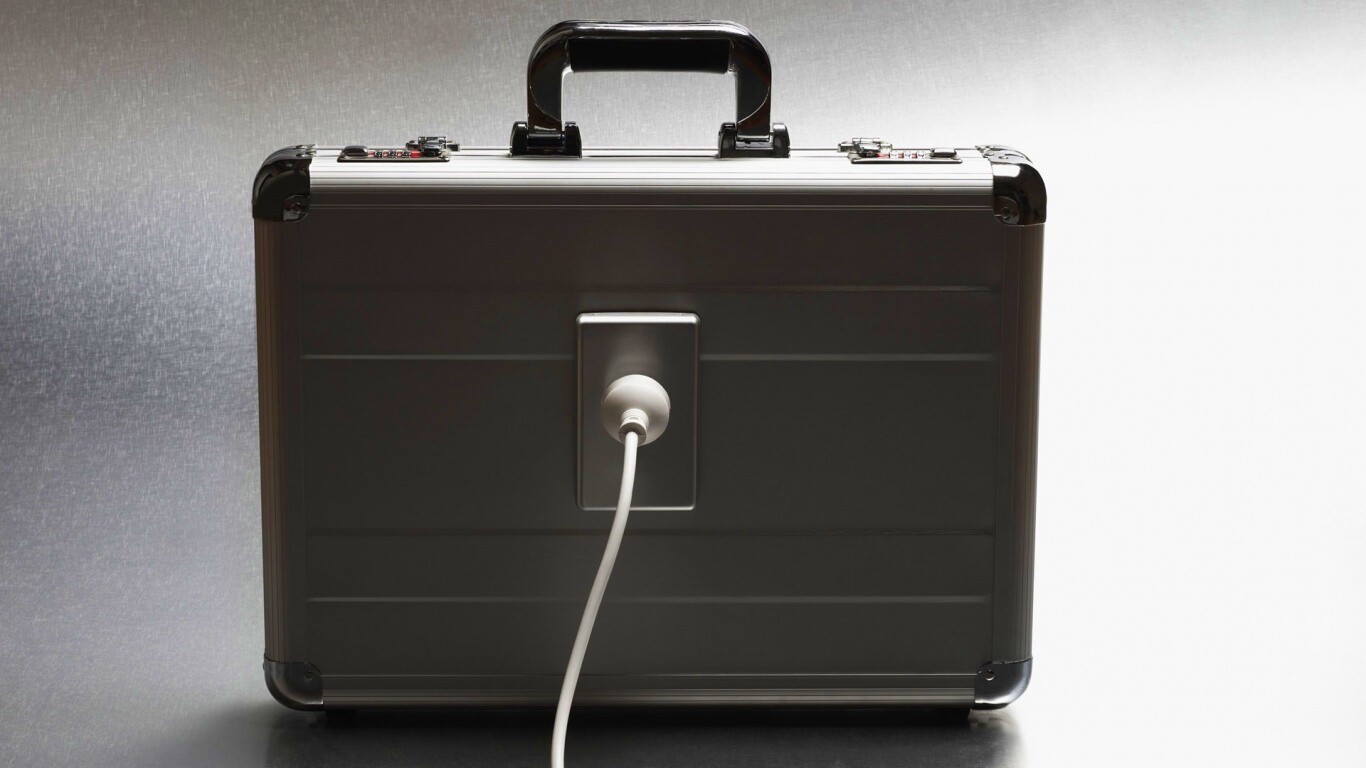 Розетка на кейсе обои