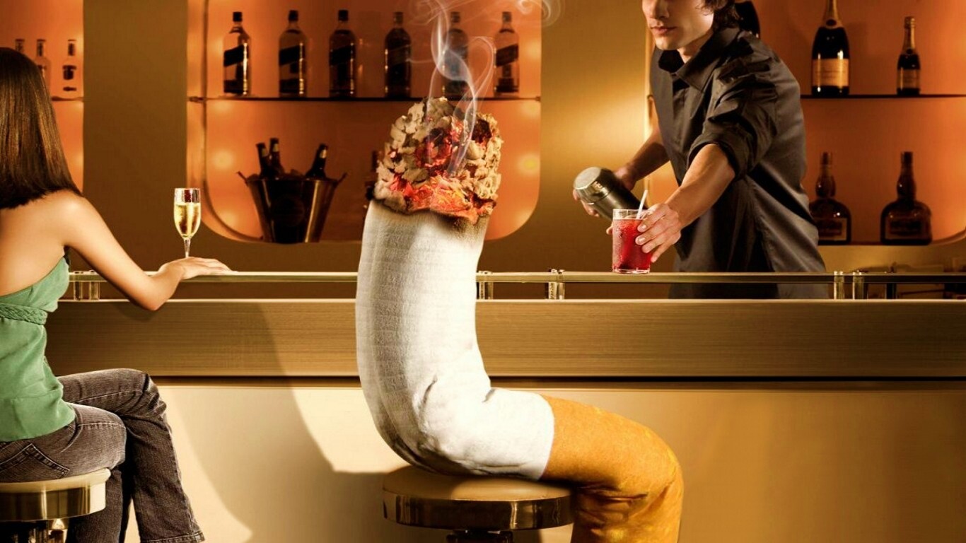 Сигарета в баре обои