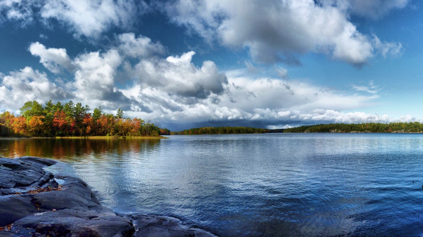 Штиль над озером обои