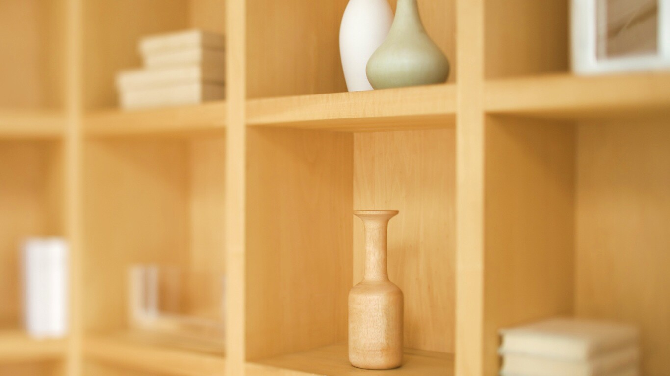 Вазы и книги обои