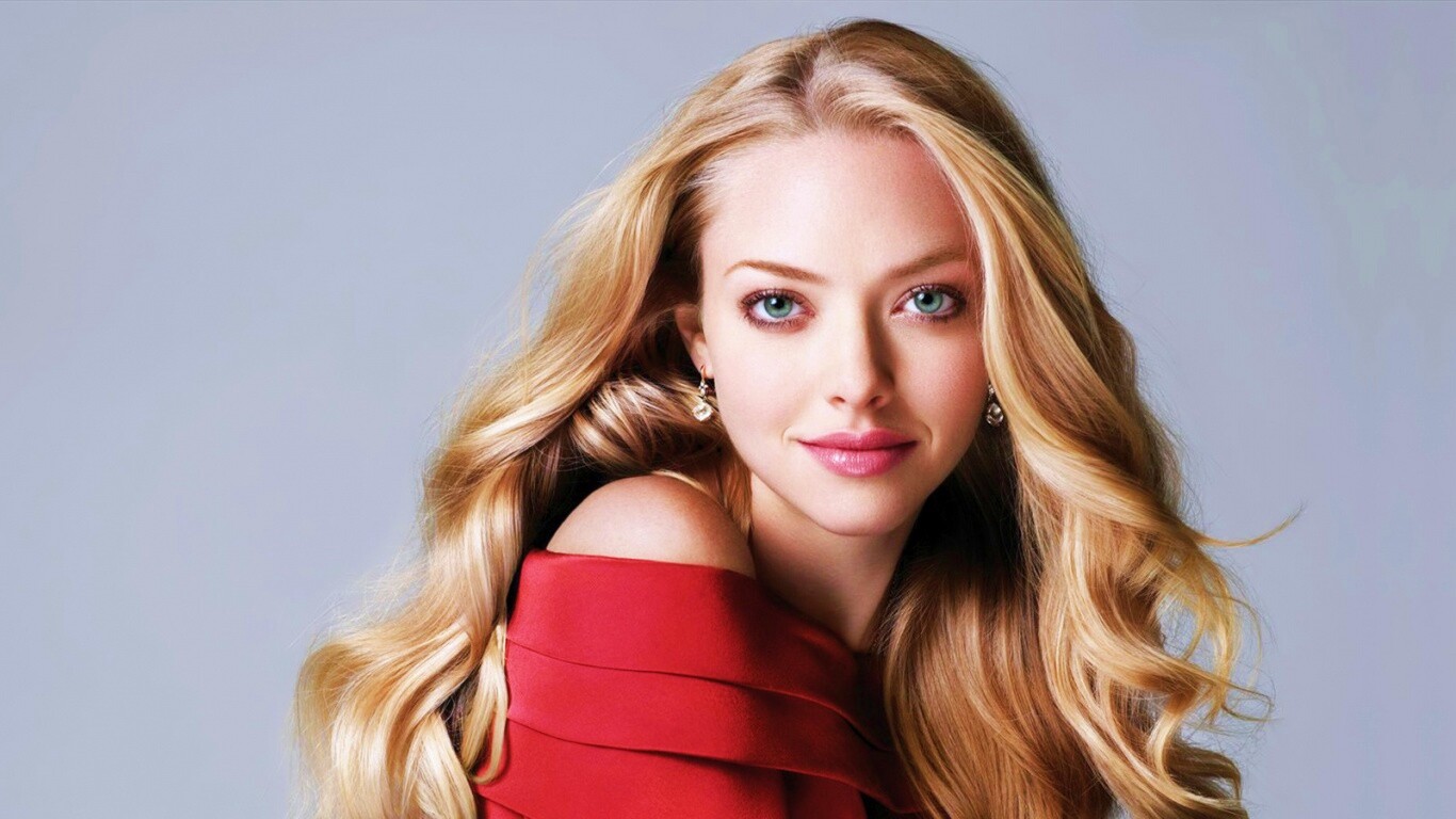 Красавица Аманда Сэйфрид обои