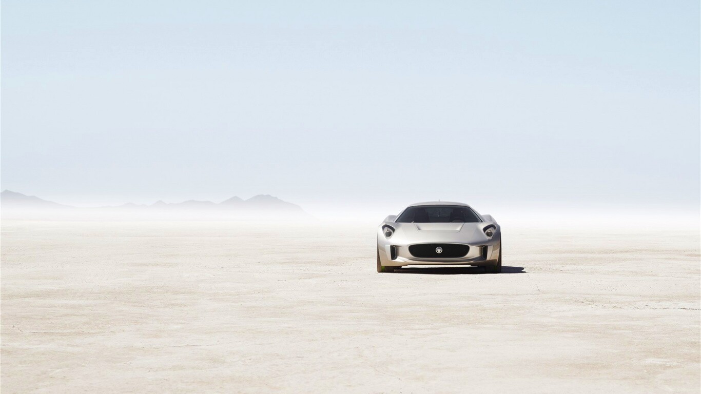 Ягуар подкрадывается обои