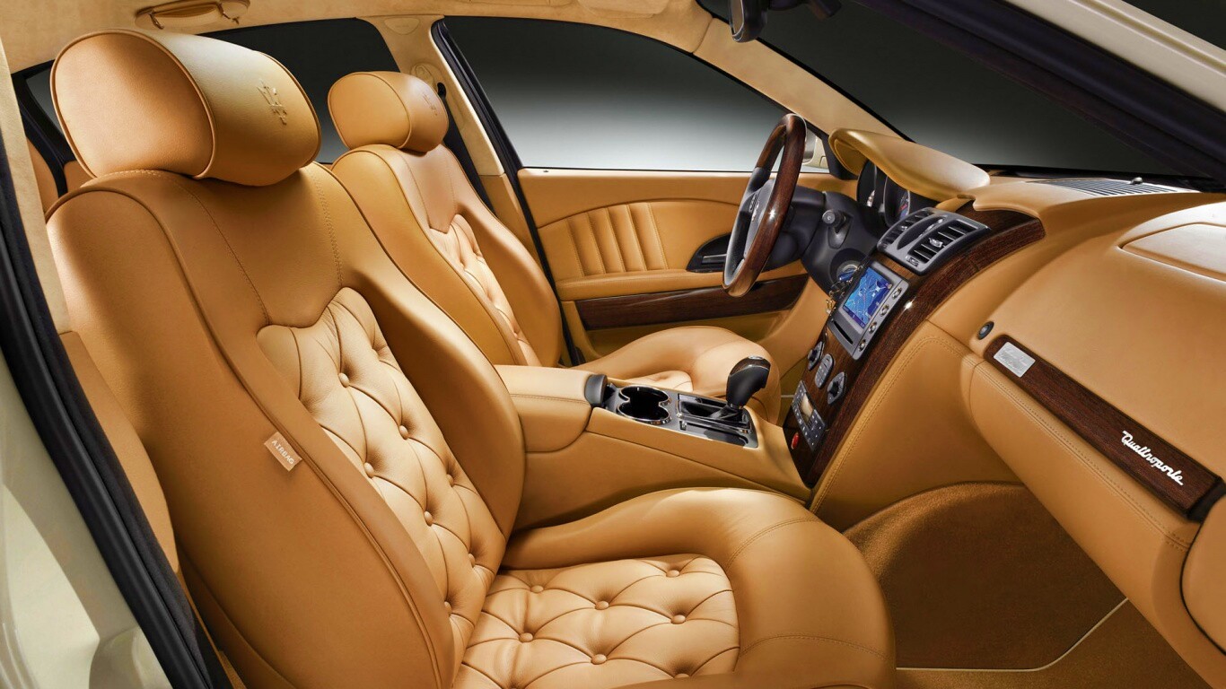 Салон Maserati обои