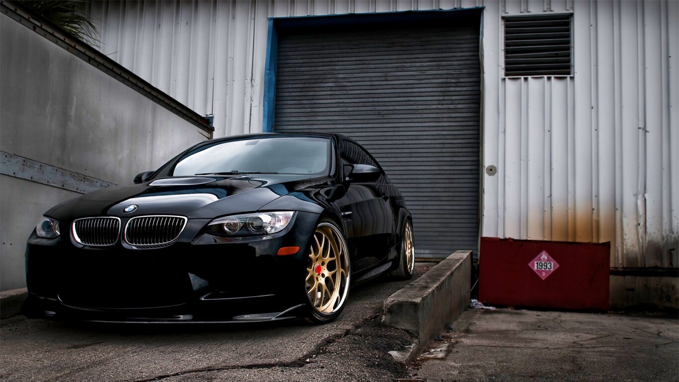 Чёрный БМВ обои