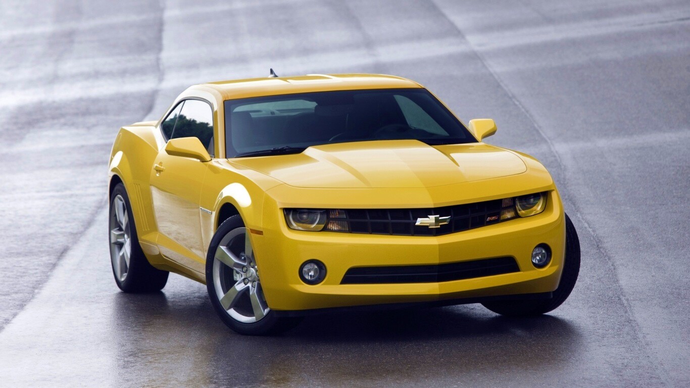 Шевроле Камаро на трассе обои