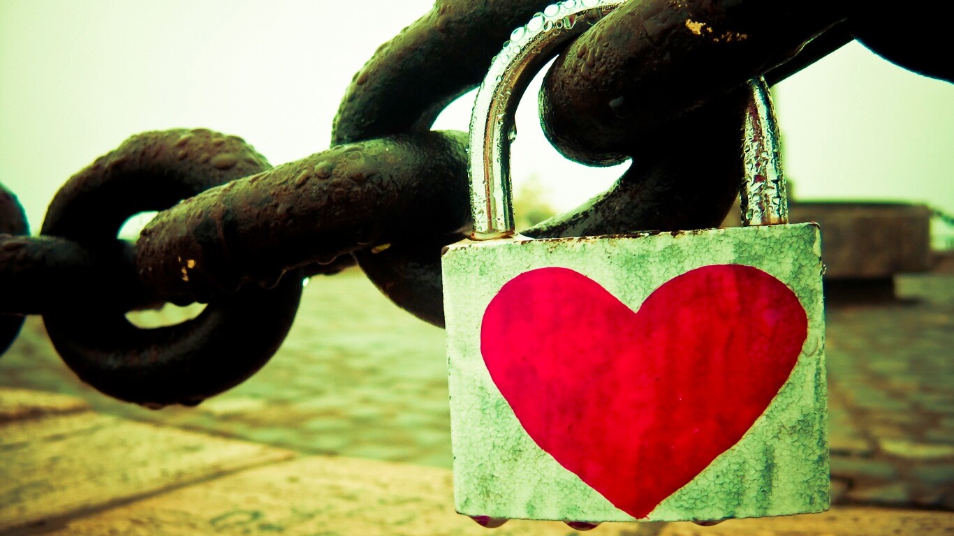 Замочек для влюбленных обои