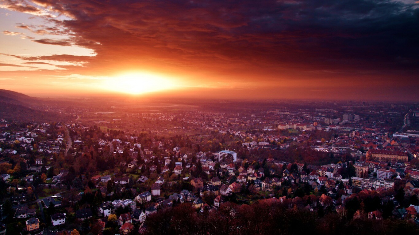 Закат над городом обои