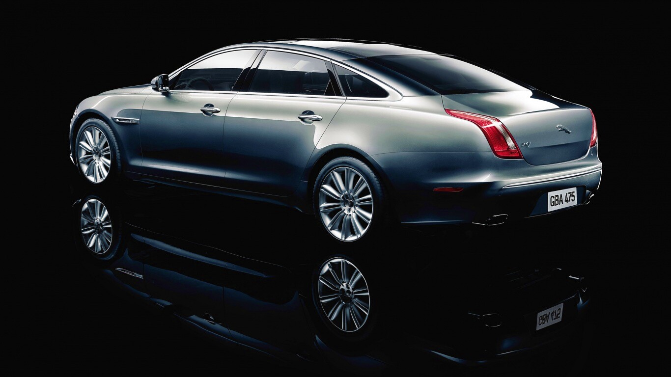 Шикарный седан от ягуар обои