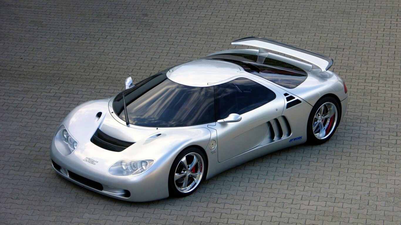 Красивый серебристый спорткар обои