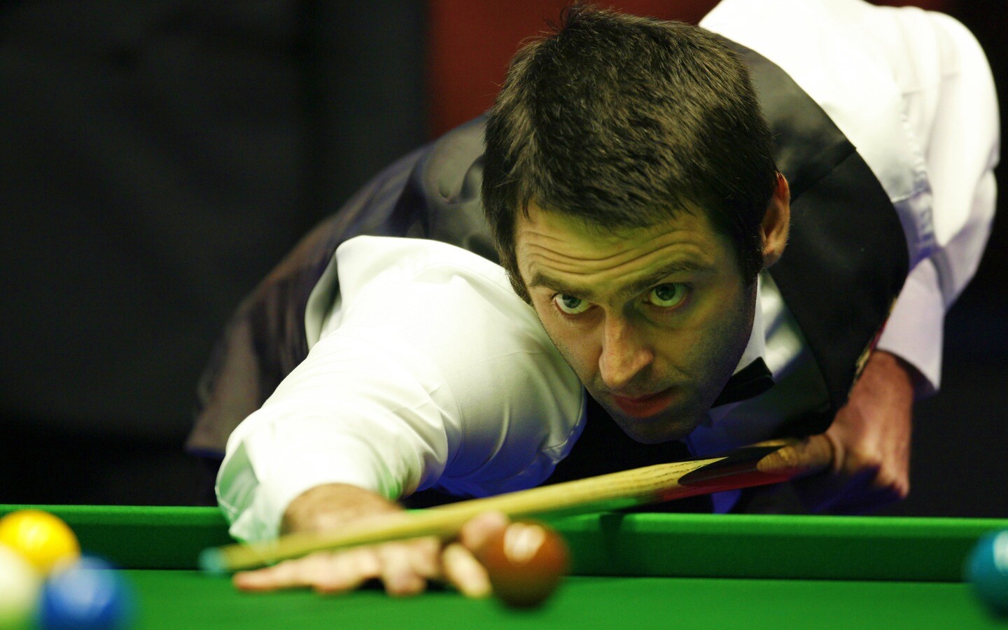 Игрок в бильярд обои