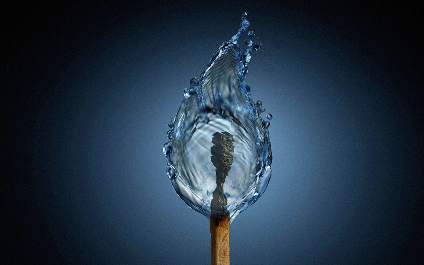 Водяное пламя спички обои