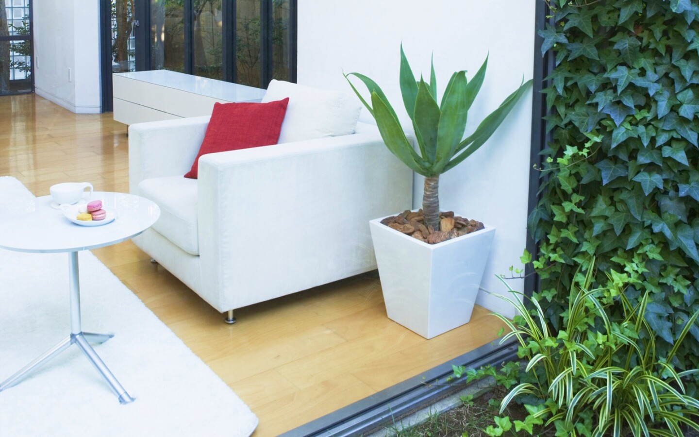 Белое кресло обои