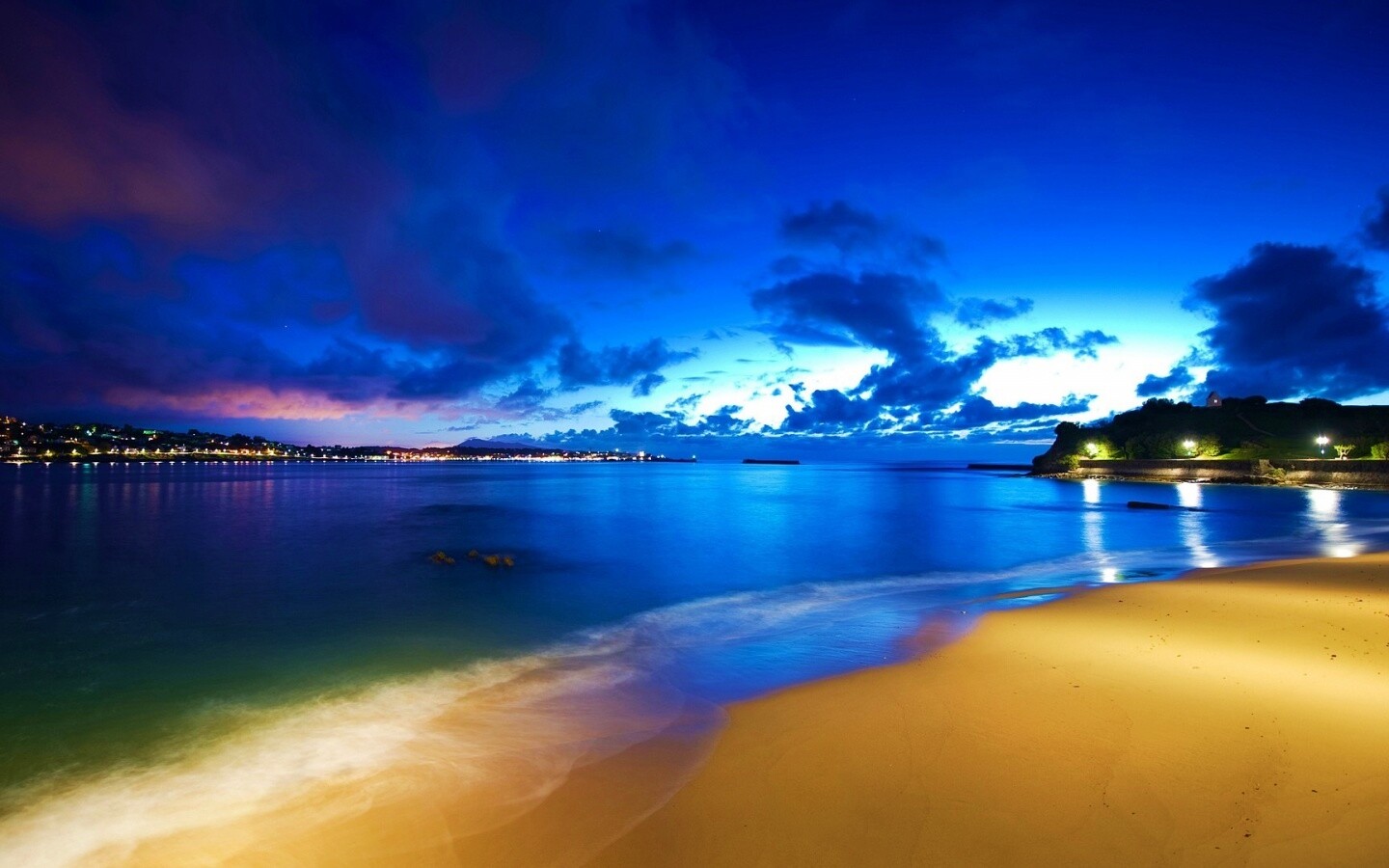 Пляж во франции ночью обои