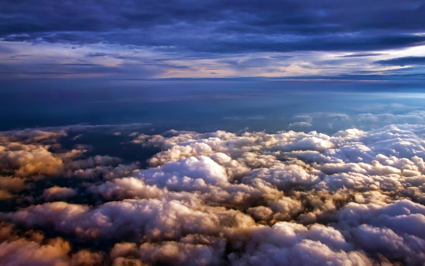 Полет над облаками обои