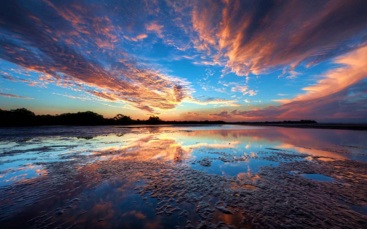 Дивный закат на озере обои