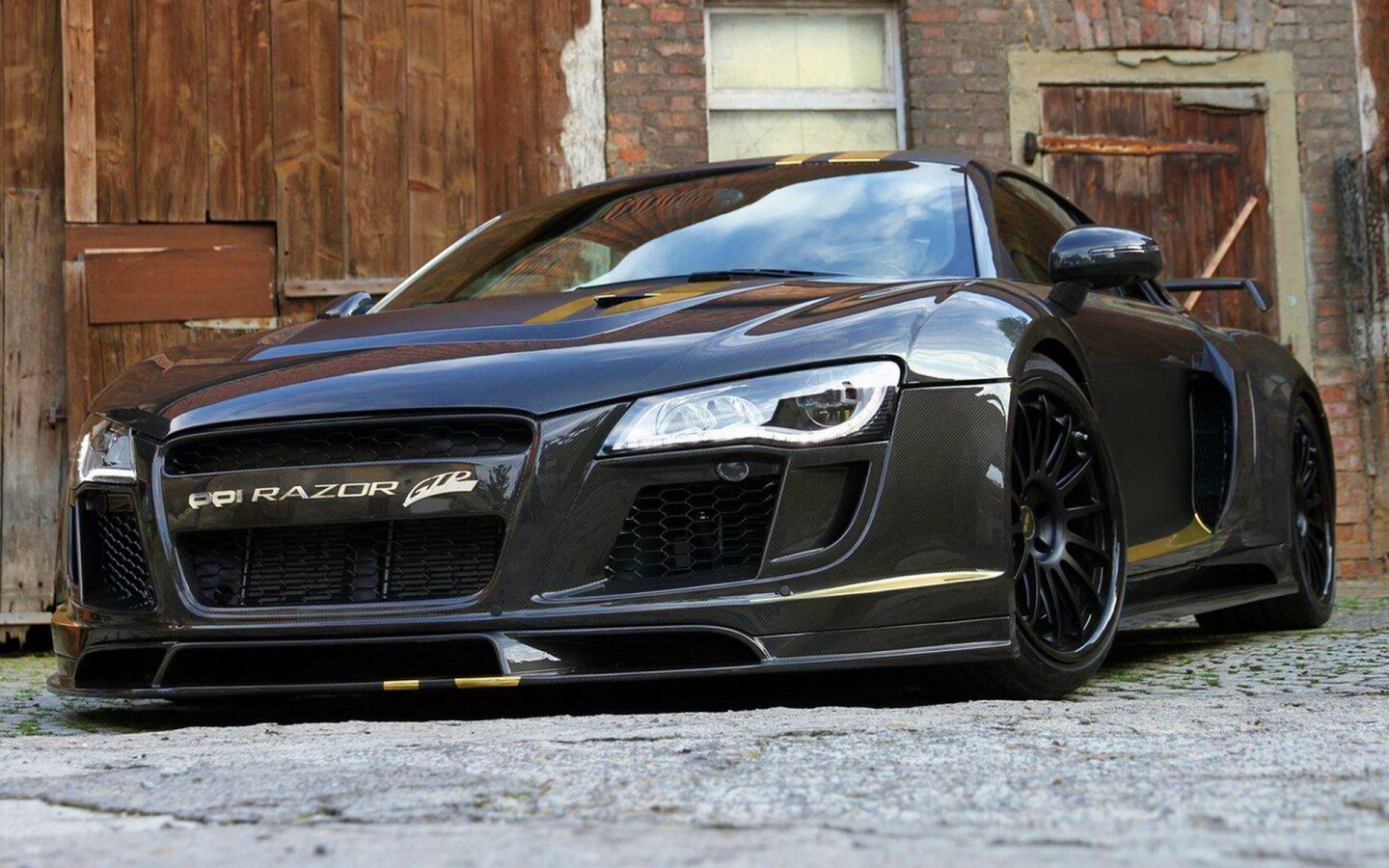 Черная Audi R8 обои