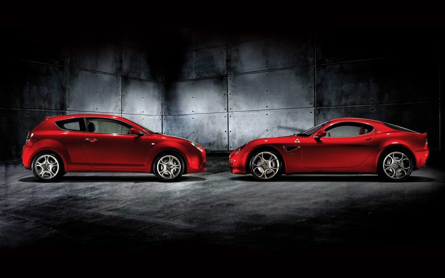 Два альфа ромео с разными кузовами обои