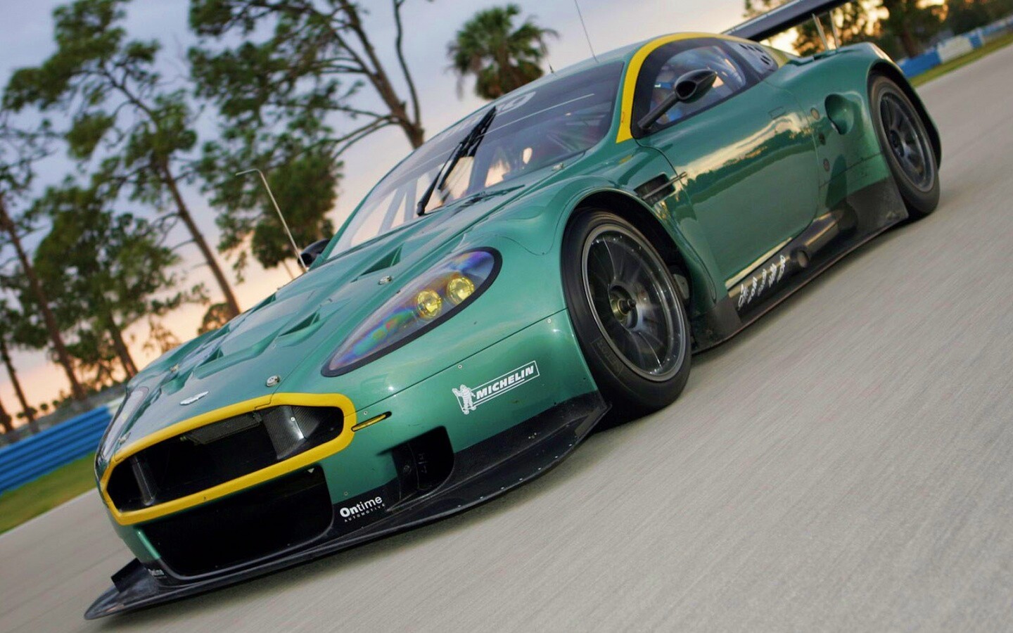 Aston Martin обои