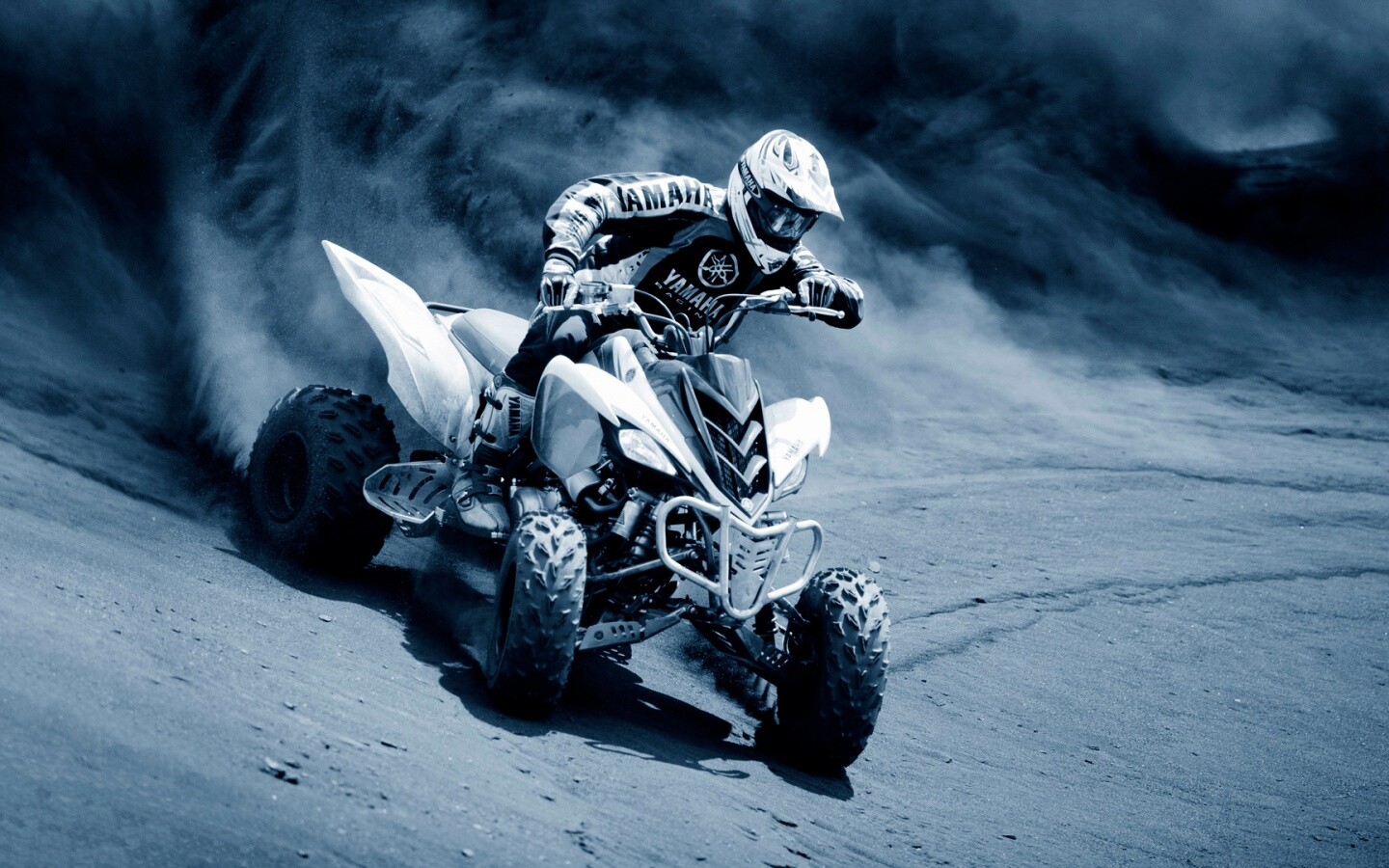 Спортсмен на квадроцикле обои