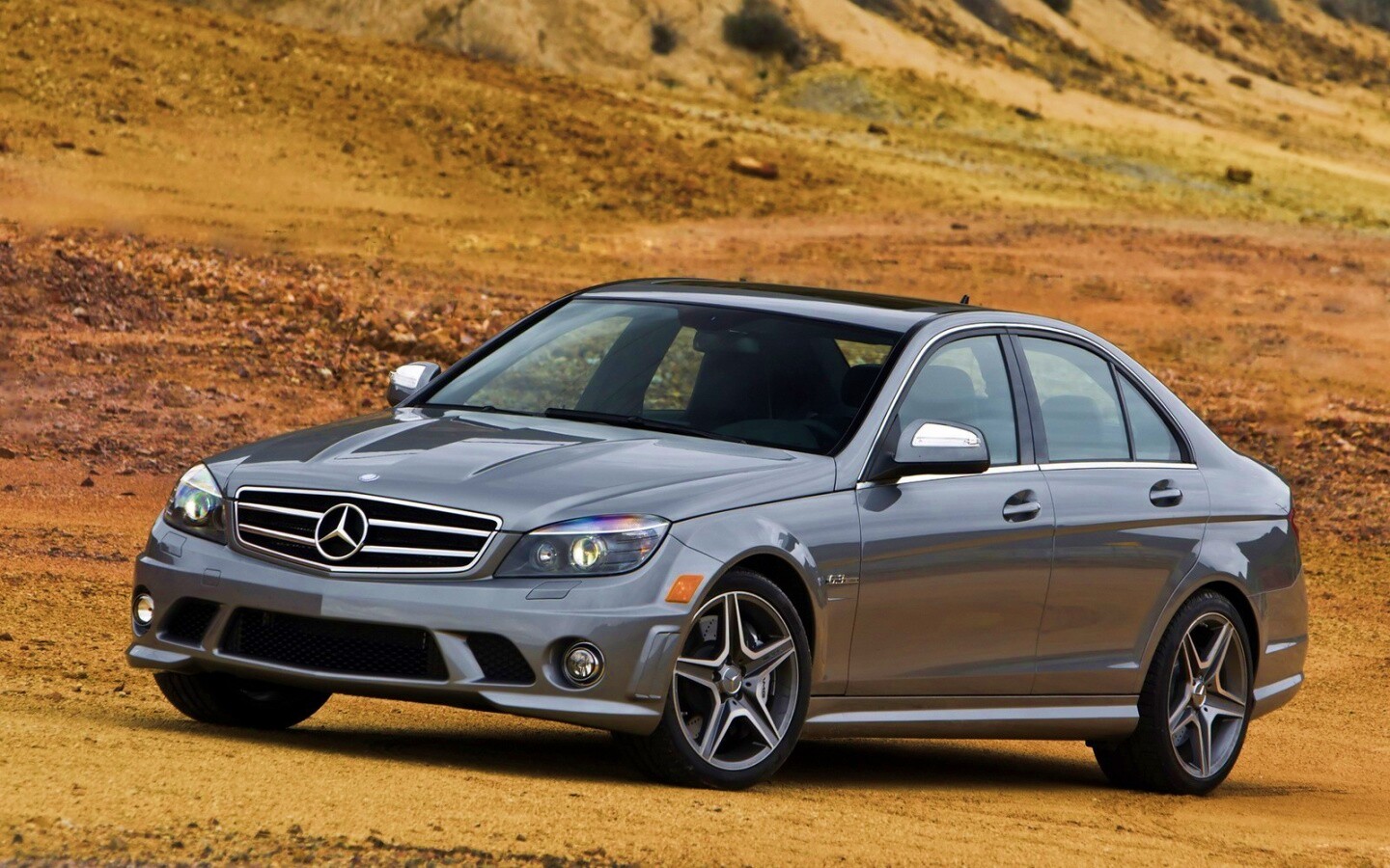 Мерседес в карьере обои